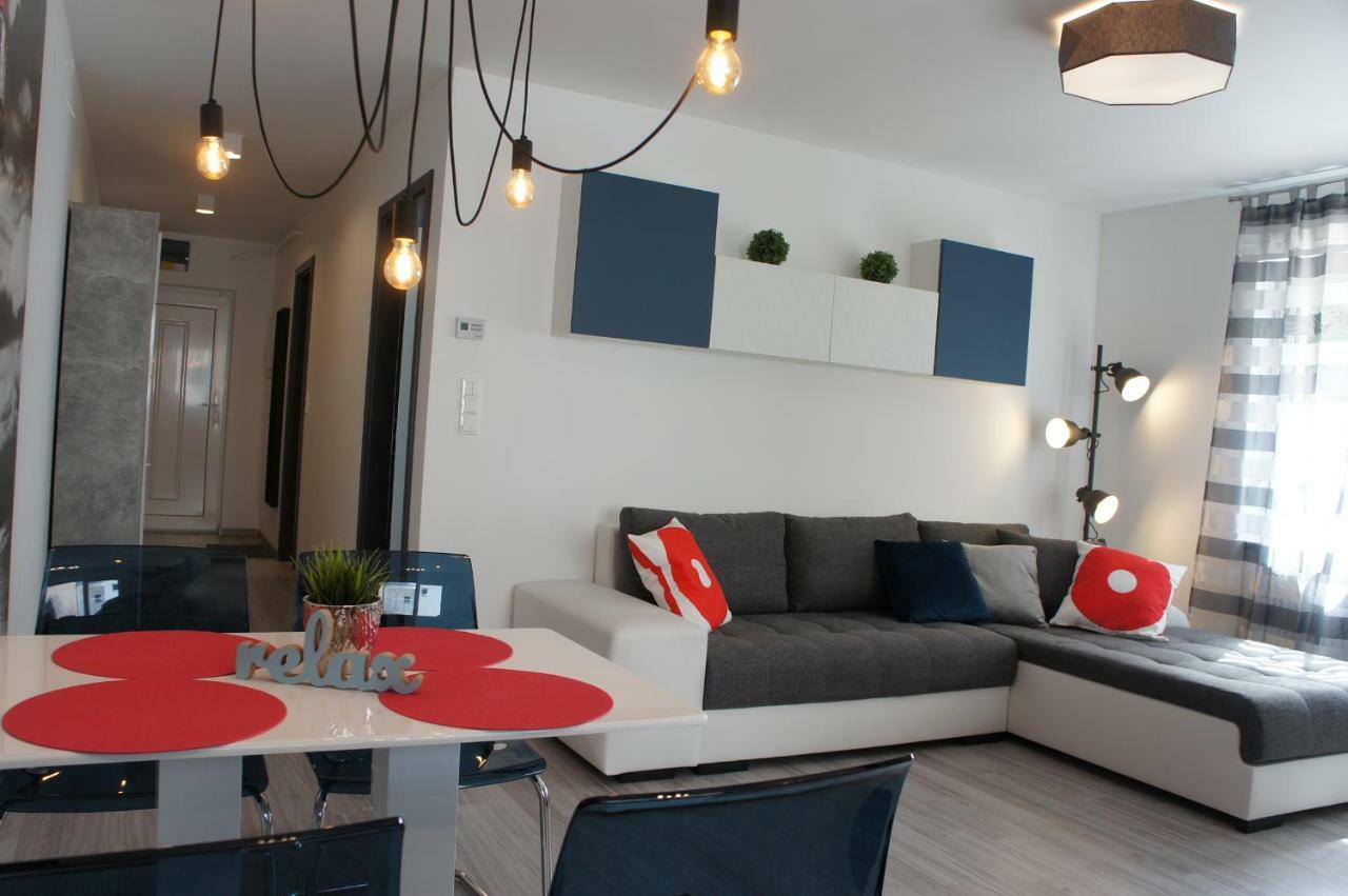 Laguna Beach Apartmanok Шиофок Экстерьер фото
