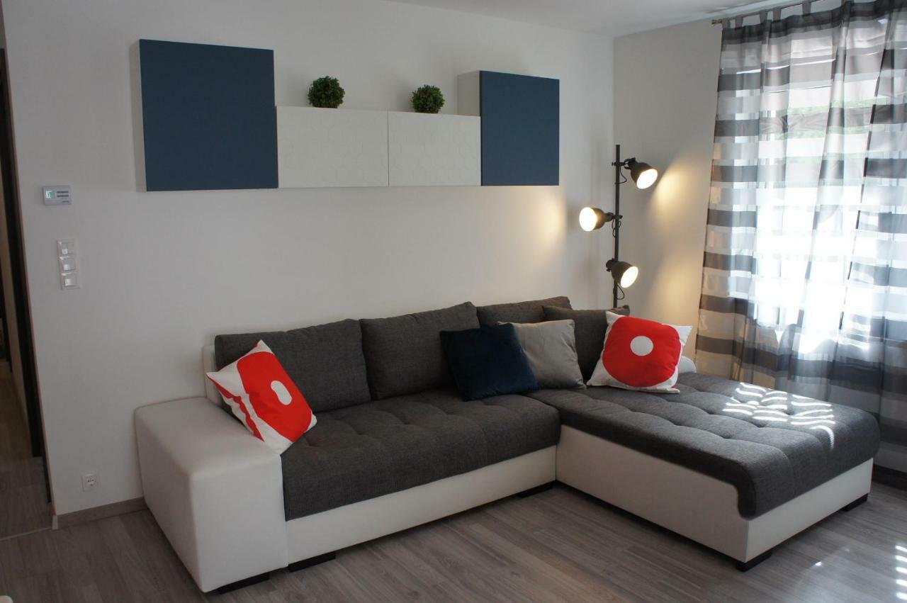 Laguna Beach Apartmanok Шиофок Экстерьер фото