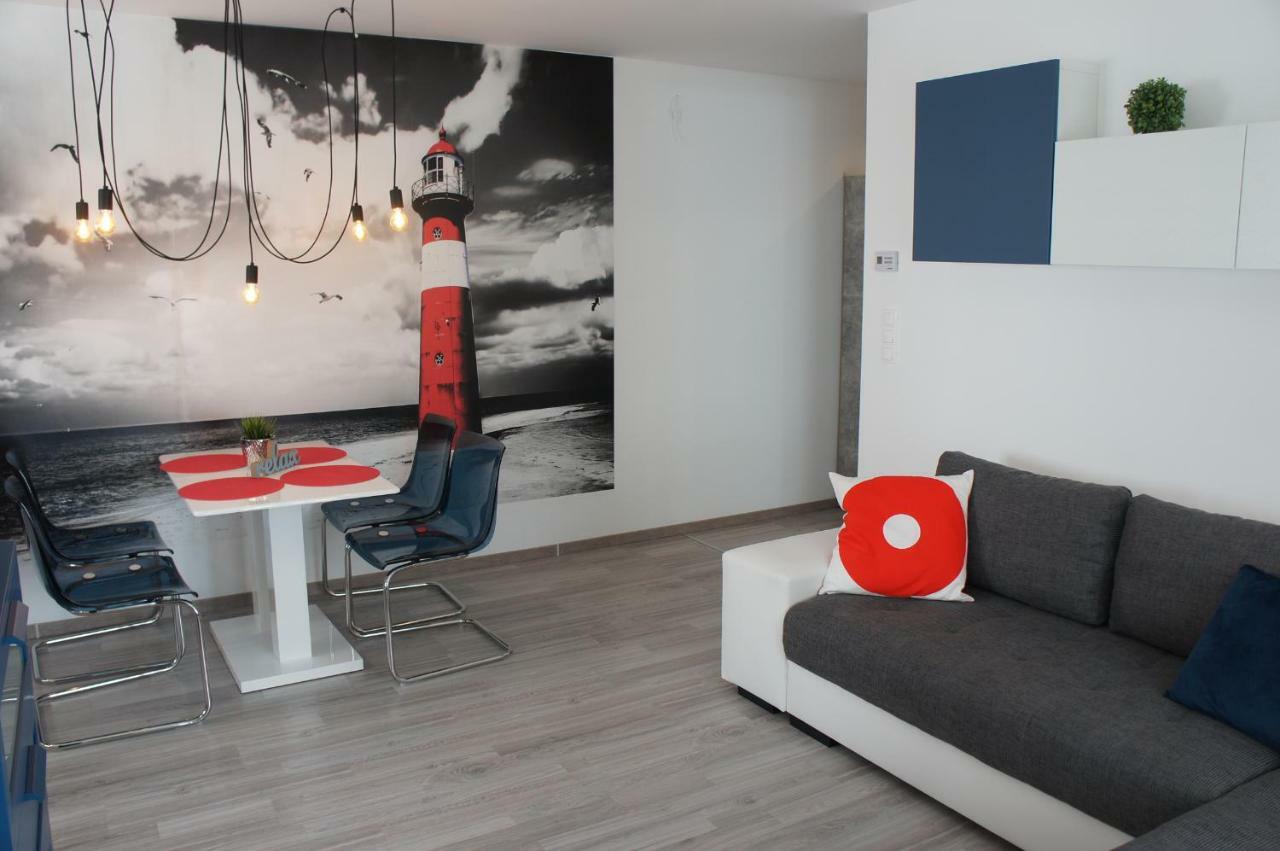 Laguna Beach Apartmanok Шиофок Экстерьер фото